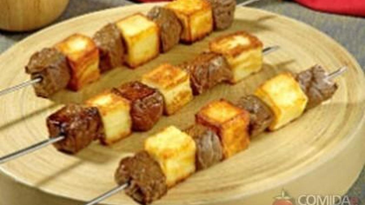 Receita de Espetinho de carne com queijo - Comida e Receitas