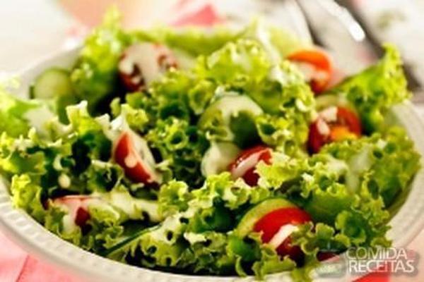 Receita De Salada Com Molho De Iogurte Comida E Receitas