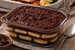 Pavê rápido de chocolate com biscoito